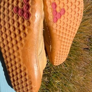 Vivo Barefoot Men's Tan Sneakers with Red Accents